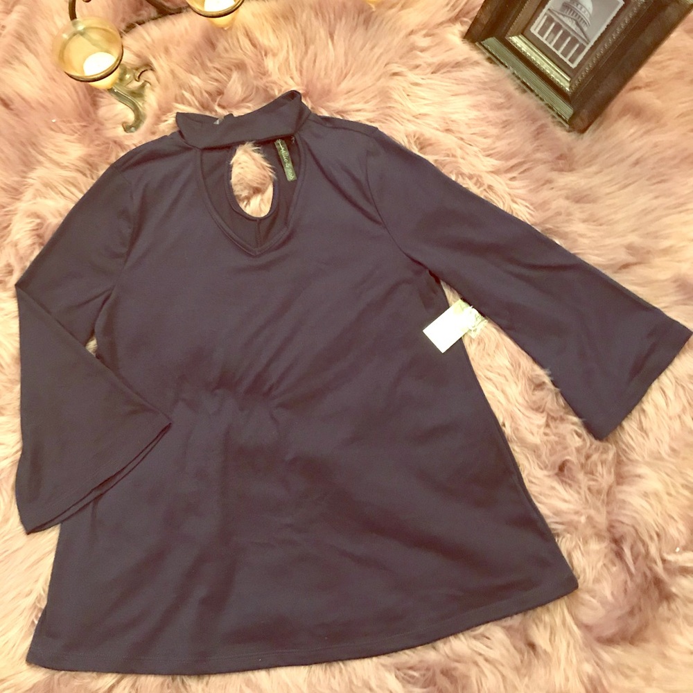 🆕❄️Allie & Rob 3/4 Navy Choker top ❄️